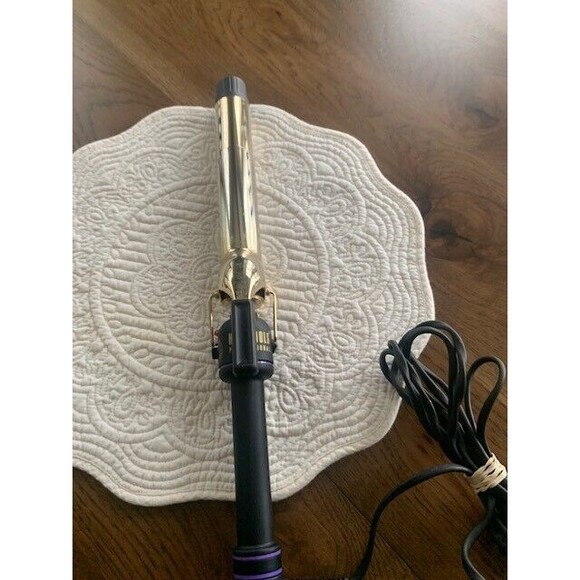 HOT TOOLS SIGNATURE SERIES GOLD CURLING IRON/WAND - 1.50" - Picture 4 of 6